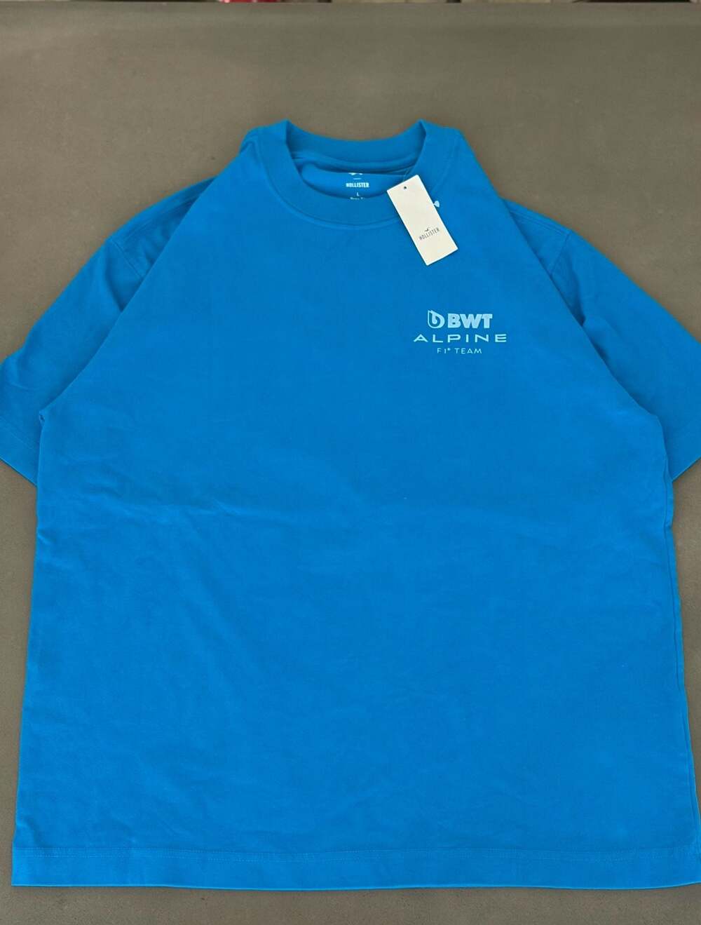 Hollister - Picture 2 of 5